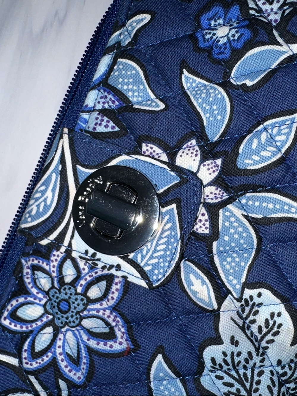 Vera Bradley Navy Floral Turn Lock wallet - NWOT - Picture 4 of 7